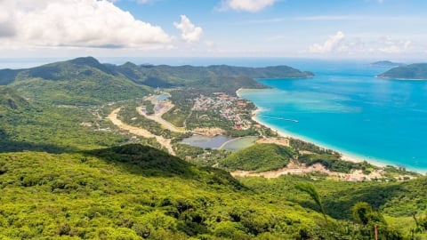 Beat plastic pollution: '5 No's' when visiting Con Dao